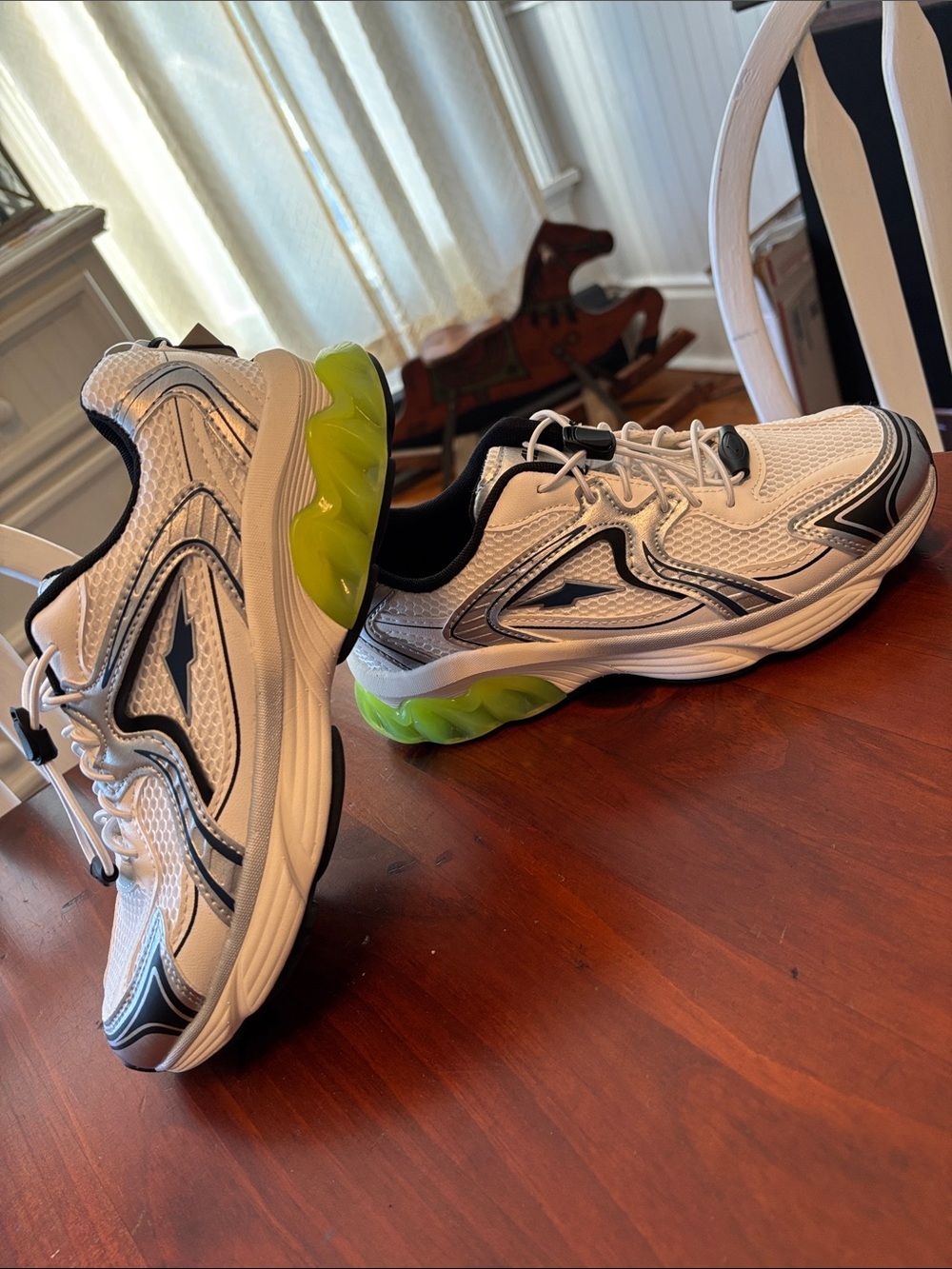 AVIA ATHLETIC SHOES SNEAKERS